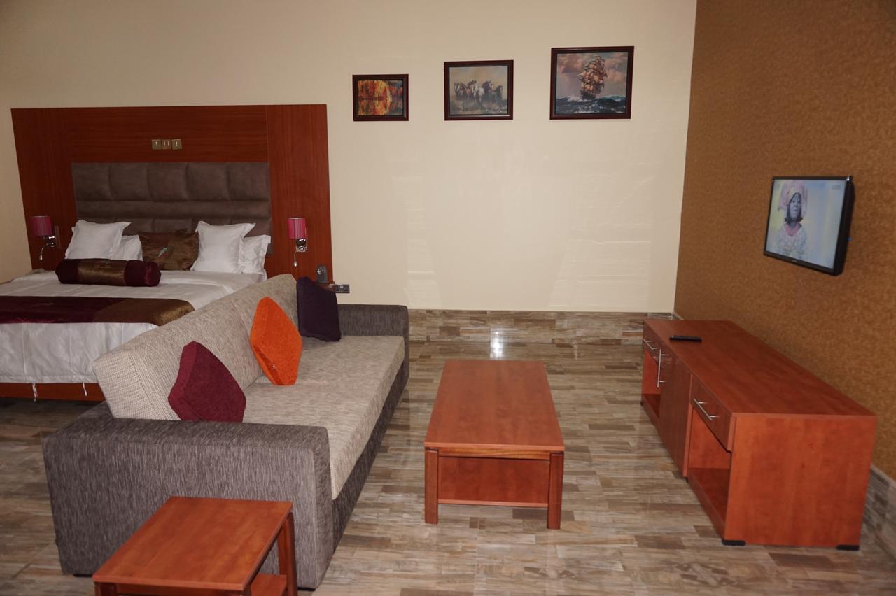Aenon Suites Oshogbo Екстериор снимка